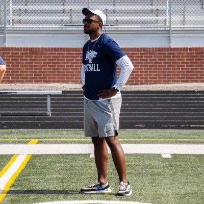Offensive Coordinator - WR Coach @KnollFootball 🐺 Sooner or later the man who wins is the one who thinks he can” - Walter Wintle🧃⚡️ #JuiceUp #Gamecocks #49ers