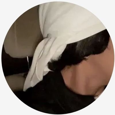 rZxuE7lHtPCVbIi's profile picture. 