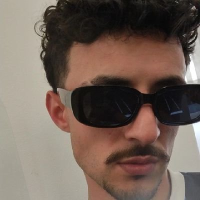 Lucian0barreto's profile picture. a mente tranforma o cérebro, que transforma a realidade, que transforma a mente