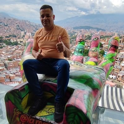hola a todos los twitteros del mundo soy comerciante y me gusta las rumbas.