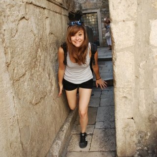 AdrianaGlezC's profile picture. Gràcia, Barcelona. Historiadora. Esport (femení). Aficionada a la fotografia. M’agrada estudiar.