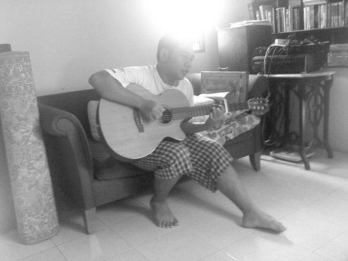 fahmieoracle's profile picture. Life is a beautifully colored painting that shows dynamic and harmony, not a stale black and white chess board.