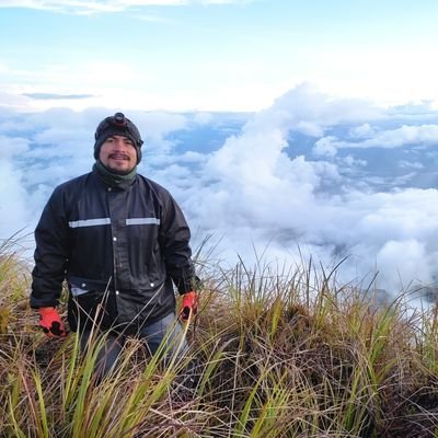 ric_herp's profile picture. Biólogo fascinado con la naturaleza intentando y aún intentando aprender todo lo que pueda.