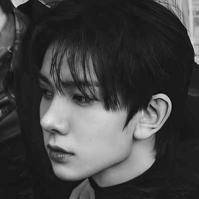 Role Player of Lee Heeseung. Part of ENHYPEN. A Talented Libra boy with Stunning visual. Might 🔞