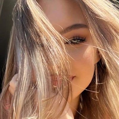 أحـلامـنـا بـسيـطـہ لــكن; 
قــتلـها الــواقـ؏; 💔