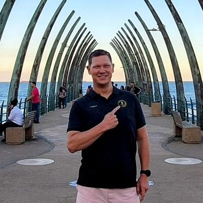 igitur's profile picture. Actuarial student in the IT industry who takes opera lessons and bowls a mean leg spinner if the ball actually pitches. People say they dig my 🥕Wortel.