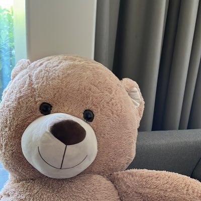 ovieokeh's profile picture. Go forth, young boy and you'll become a legend