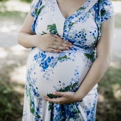 Mama mit K1 und K3 im Arm und K2 bei den Sternen