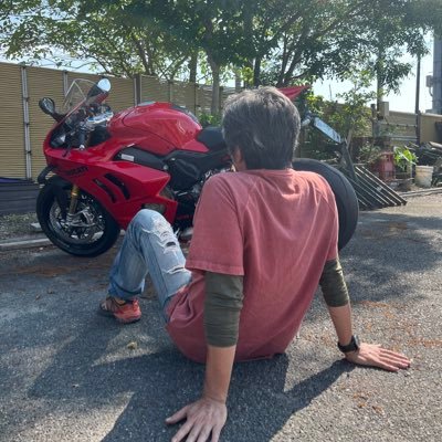 カメレオンをメインに販売しているエキゾチックアニマルSHOP Fantasticゴリオです Twitterに紹介した生体で気になる生体がありましたらお名前 住所 電話番号明記の上DMなどでお問い合わせ下さい。 https://t.co/Ug8dqFT990