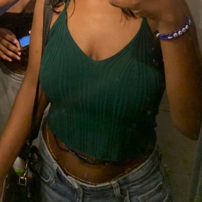 felii_e's profile picture. HEIN?