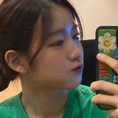 iluvwoo__'s profile picture. 진멍테라피 #우연 ..