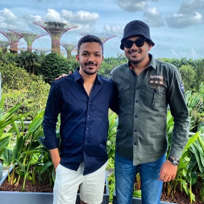 poweredbyamz's profile picture. 