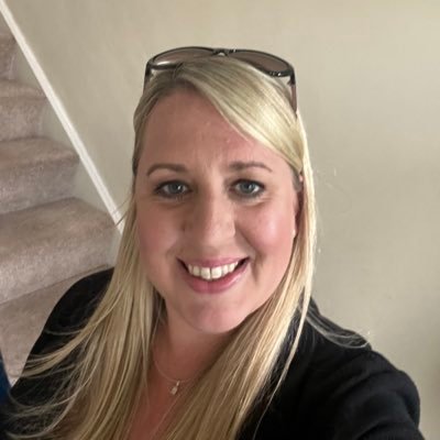 LesleyTucker20's profile picture. :)