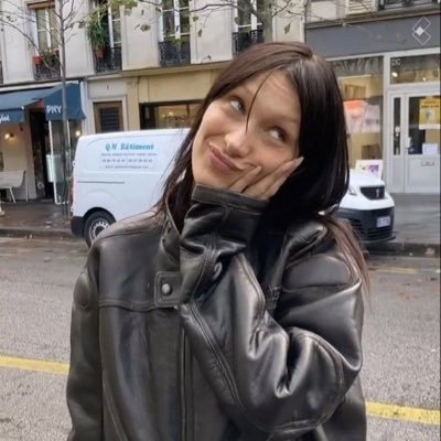 mmariereads's profile picture. 27 || 𝕓𝕠𝕠𝕜𝕤 𝕒𝕣𝕖 𝕞𝕪 𝕗𝕣𝕚𝕖𝕟𝕕𝕤 ── ⋆⋅☆⋅⋆ ── #booktwt 🧸☕️✨ cr: iron flame