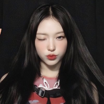 bycmc_haerin's profile picture. heart belongs to Kang Haerin (ᓀ‸ᓂ)