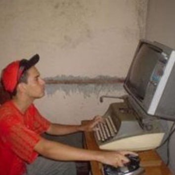 pobrescompcruim's profile picture. fã account do grupo para pessoas pobres com computadores ruins. 
relatos verdadeiros