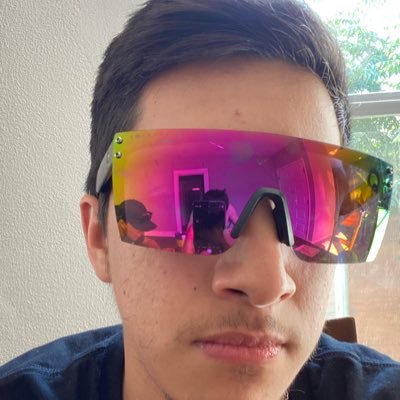 carlos_gr99's profile picture. I’m not a real person.