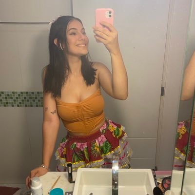 eloisastabile's profile picture. I'm jão 10:10, bitches