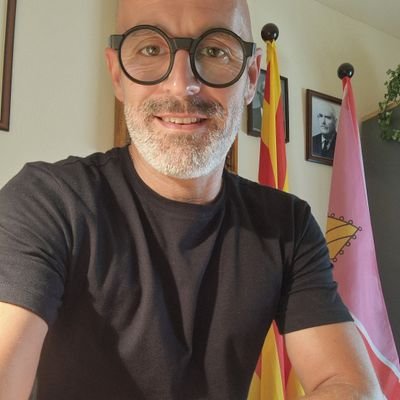 Constructor i constructiu. Pare. Empordanès compromès amb el meu territori. Alcalde d'Ultramort i Conseller Comarcal del Baix Empordà. 🏳️‍🌈