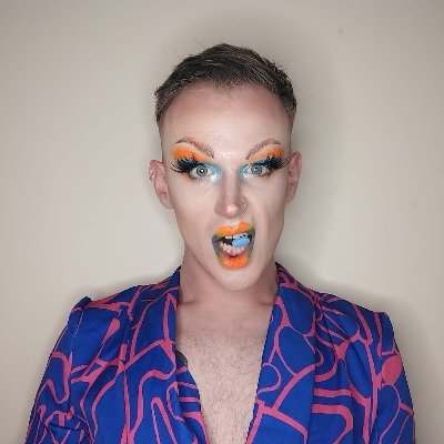 PhD researcher/barely functioning funny thing | Drag Artist: Ibi Profane | insta: ibiprofane | drag, gender, and queer theorist