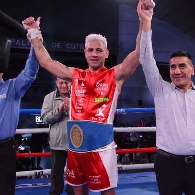 Cuenta nueva ⚡
El tornado 🌪️ Boxeador profesional 🥊 Campeón Sudamericano 18-1-1 (10 KOs)