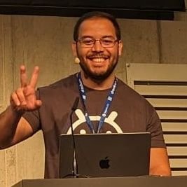 gutoomota's profile picture. Software Engineer messing around with Android since 2012 💚
Now adventuring as a writer & speaker ✌️