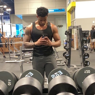 Based_Javi's profile picture. Mindset | Marketing | copywriting |   Learning the deep layers of marketing and sharing my insights along the way ✍🏽