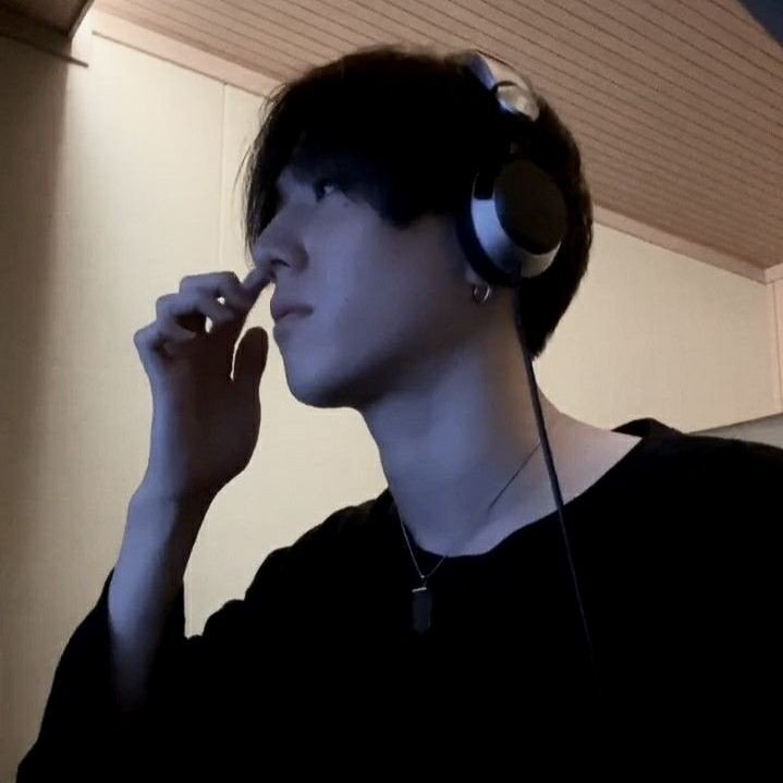 ♡┈┉ 𝐬𝐞𝐯𝐞𝐧 𝐨𝐫 𝐧𝐞𝐯𝐞𝐫, 𝐧𝐢𝐧𝐞 𝐨𝐫 𝐧𝐨𝐧𝐞 ⋮ 𝙣𝙤𝙩 𝙗𝙮 𝙩𝙝𝙚 𝙢𝙤𝙤𝙣 𝘪𝘴 𝘵𝘩𝘦 𝘧𝘢𝘷 𝘴𝘰𝘯𝘨 𝘰𝘧 𝙡𝙮𝙨𝙖𝙣𝙙𝙧𝙚 𝙖𝙞𝙣𝙨𝙬𝙤𝙧𝙩𝙝