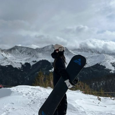 🇺🇸🇺🇸🇺🇸I have my own investments and work.
Skiing is my hobby and I love the quiet time after skiing.
I am from Malaysia, currently living in LA
