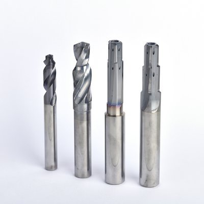横浜と群馬に工場を構える特殊工具製造メーカーです。
特にPCD・CBN工具を得意としております。
チップ・バイト・回転工具と何でも作れます。
アルミ加工されているユーザー様は一度ご相談下さい。
必ずお力になります。
ツイートは担当は数人おりますので口調が違うのはご容赦下さい。