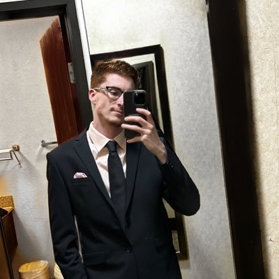 Sneaker Enthusiast 👟 Car Enthusiast 🚘 Professional hockey worker guy 🏒 TCG Buyer - Owner of @_PokeMasters