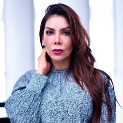 Actriz Mexicana,Conductora  Kebuena 92.9 FM. Fan de la gente auténtica , Amante del amor , adicta a la humildad. Style: Divertida