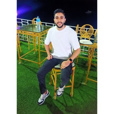على صراط الأمل أحلامنا تستقيم اللّهمَّ إننا نحاول فأعِنّا.