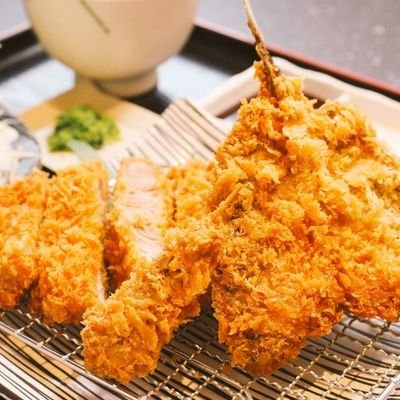 千葉県富津市の　とんかつ店です😊地元食材にこだわり　お肉は千葉県産いもぶたを使用　キャベツもお米も農家さんから届きます😋
富津は海苔の町なので漁師さんから届く生海苔のお味噌汁もオススメです🤩
房総直送の肉厚アジフライは１枚１枚手作業で作っています





#とんかつ　#富津ランチ　#かつ菜富津店　#富津エール飯