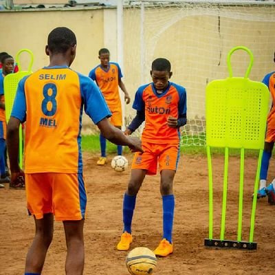Student Athlete • Soccer/ Football Player @ ⚽🥇• 15 Years Old • CM/ AM/ W • CityFut Escola • Lagos Nigeria •