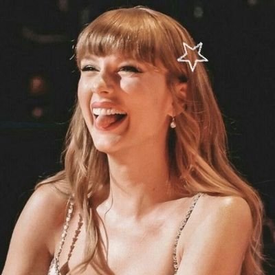 • life was a willow and it bent right to your wind •      ———————       • swiftie since 2012 • tua • priv: @claireisaclown