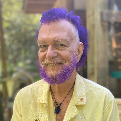 Boomer.  Wizard .  50 year Stoner. Starseed, Wanderer, 
Perpetually Single. Green Party. Matcha Green Tea lover. Ready for Ascension or meeting Pleiadians.