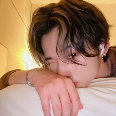 #엔하이픈 : #𝐚𝐥𝐰𝐚𝐲𝐬_𝐭𝐨𝐠𝐞𝐭𝐡𝐞𝐫                                     
 dedicated to loving
: #𝐧𝐢_𝐤𝐢🐆🧡