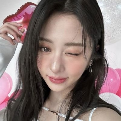 thefictionfiend's profile picture. r e a d e r c o r e 🍄