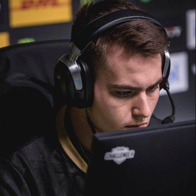 24 y/o - playing for @GaiminGladiator FPL Player https://t.co/xFwN74tQRN https://t.co/5VdRguYs3B