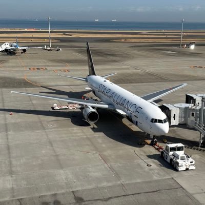 40代フルリモート会社員✈︎1歳、4歳の父、妻の連れ子は8歳✈︎日本株・米国ETFスイング、中長期✈︎新NISAつみたて投資枠はオルカン、S&P500、FANG+を購入✈︎JGC・SFC取得済✈︎