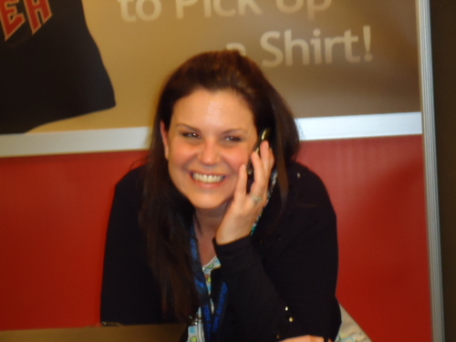 kimberjohnsen's profile picture. Tradeshows, events, vintage, DIY, decor, and my rescue pups.