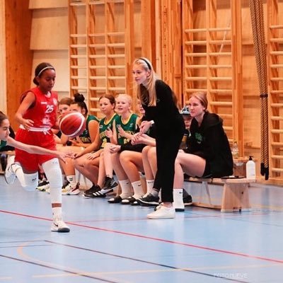 elinohlsson's profile picture. crazy mf