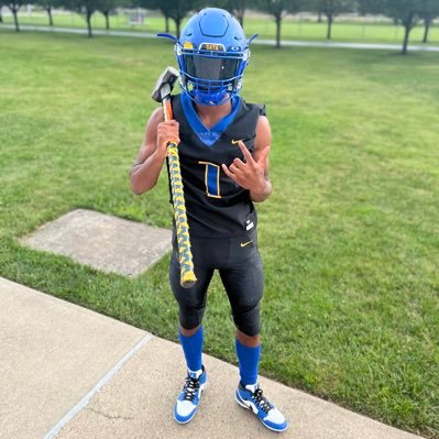 montay1116's profile picture. NHS💙Athlete🏈1️⃣ height 5’11 weight 158 |Wr/Db/Rb class of 2024 gpa 2.8)”4.3 40 yard dash Montaycoleman12@gmail.com (419)464-6386 https://t.co/X1O5qgGdsK