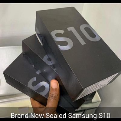 I deal in iphones, laptops, TVs , speakers and all phone accessories at affordable prices 😉. Call or watsapp me on 0743077233 for deliveries, God bless u🙏