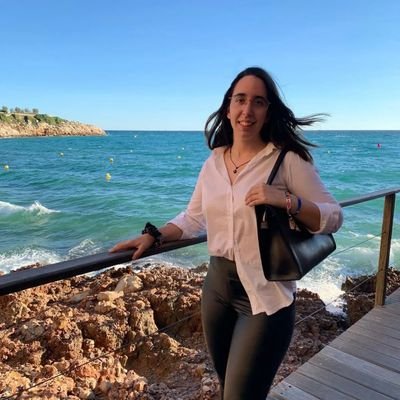 rualcs's profile picture. 23 🐣 || ✨ Filóloga hispánica y profe de castellano ✨ ||