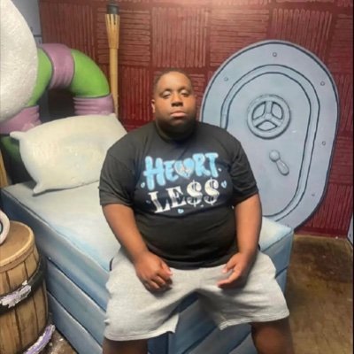 G900951's profile picture. 🍆