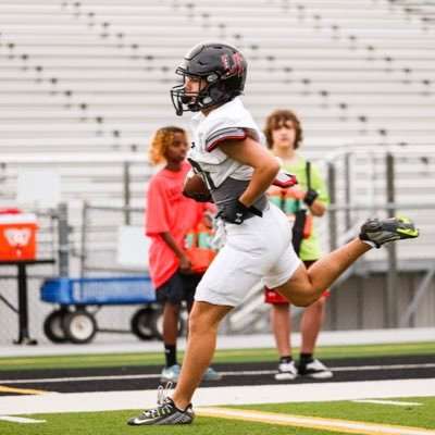 Wide Receiver | Lake Travis High School GPA: 4.0 | Class of 2025