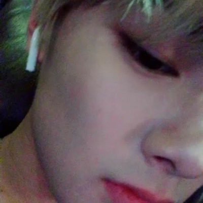 hylksngm's profile picture. a veces me da por el inglés, a veces por el español