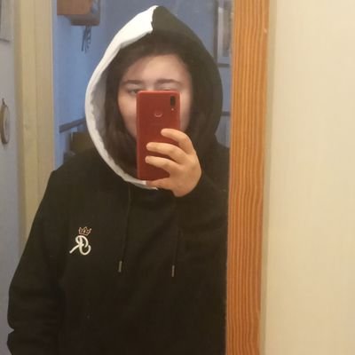 1am_lizzy's profile picture. 🎮   🖥   📚   🎧   🎵

🌻  👑  👾